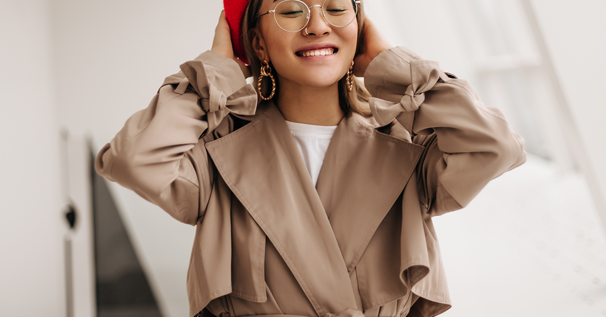 Spring looks with a beige cardigan