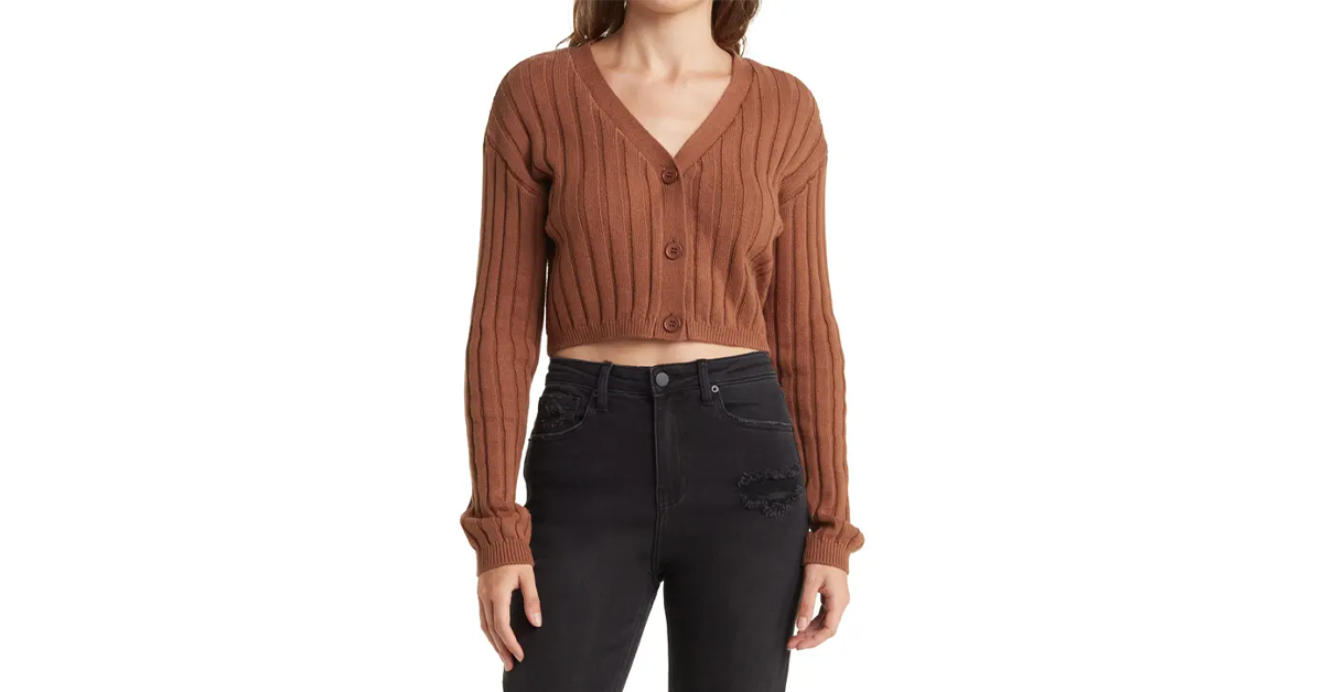 How to Give a Different Touch to Your Outfit With Brown Sweaters?