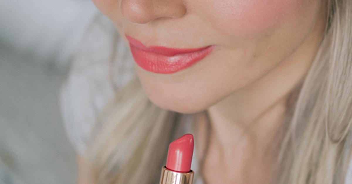 Get The Look: How to wear Coral Lipstick