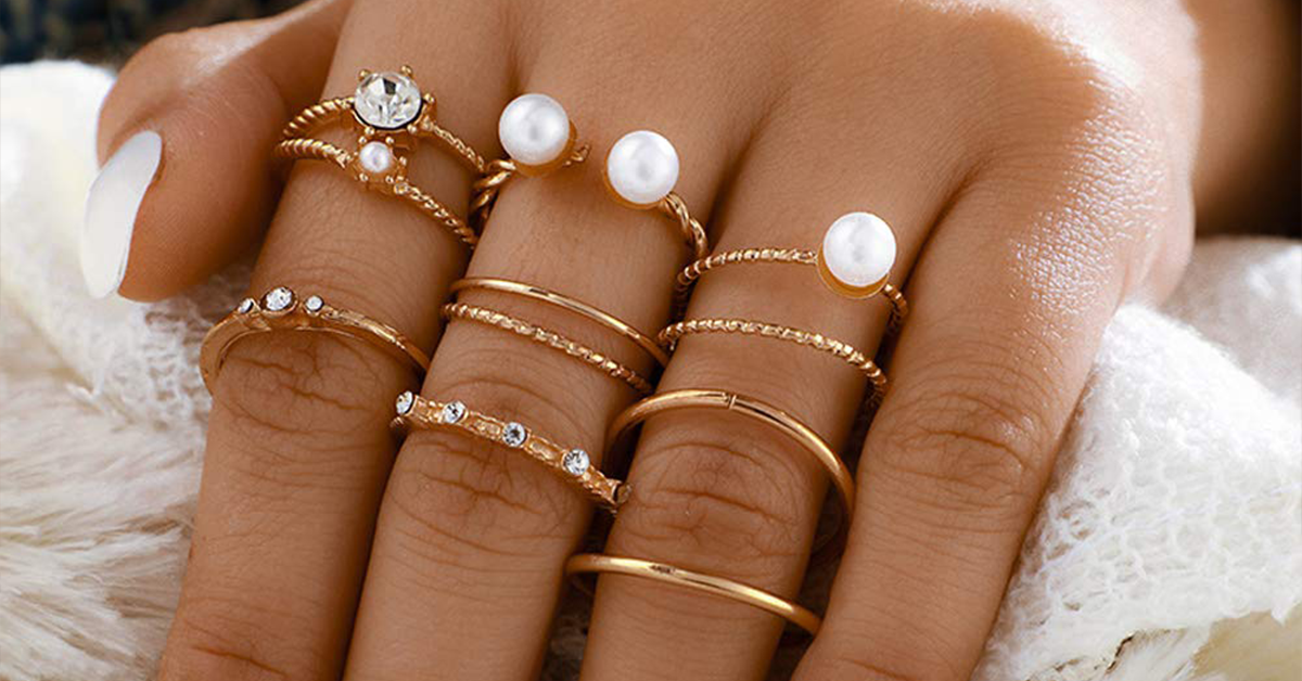 Elevate your looks with the trendy Knuckle Ring