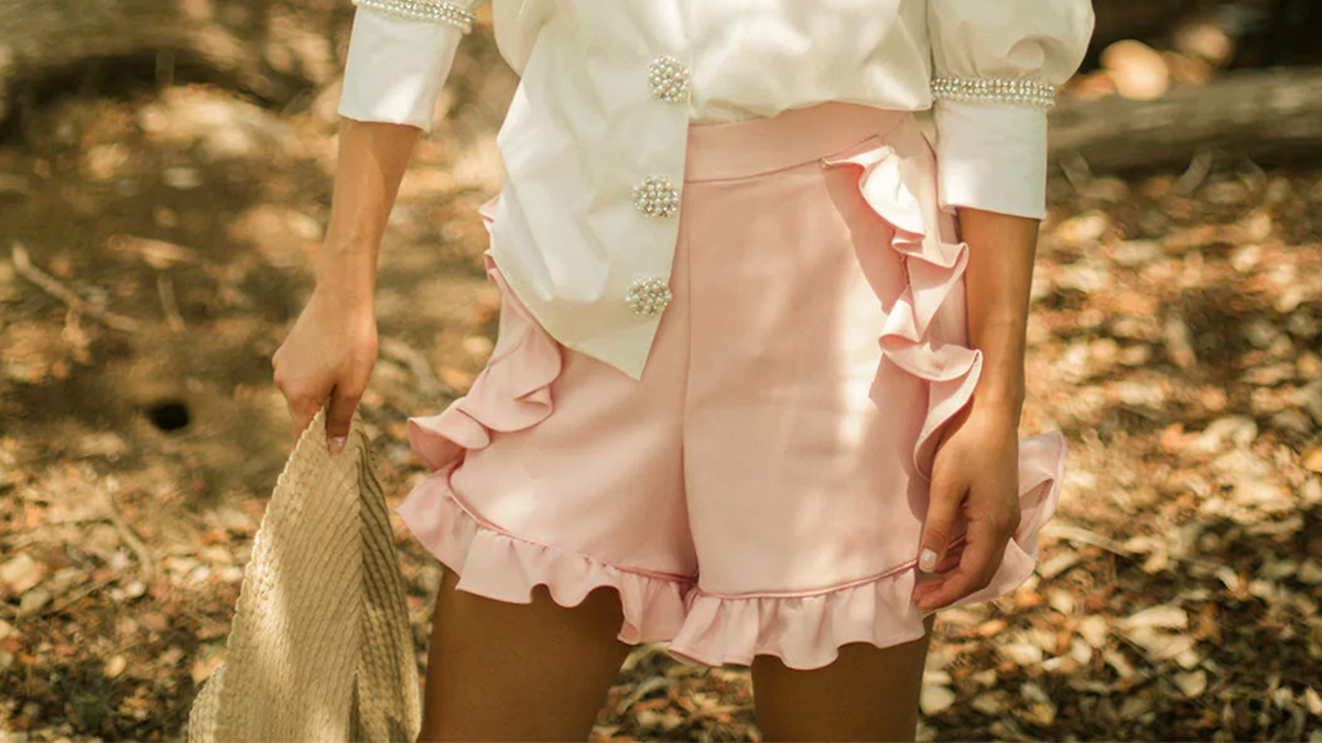 What to wear with pink shorts: The best styling tips