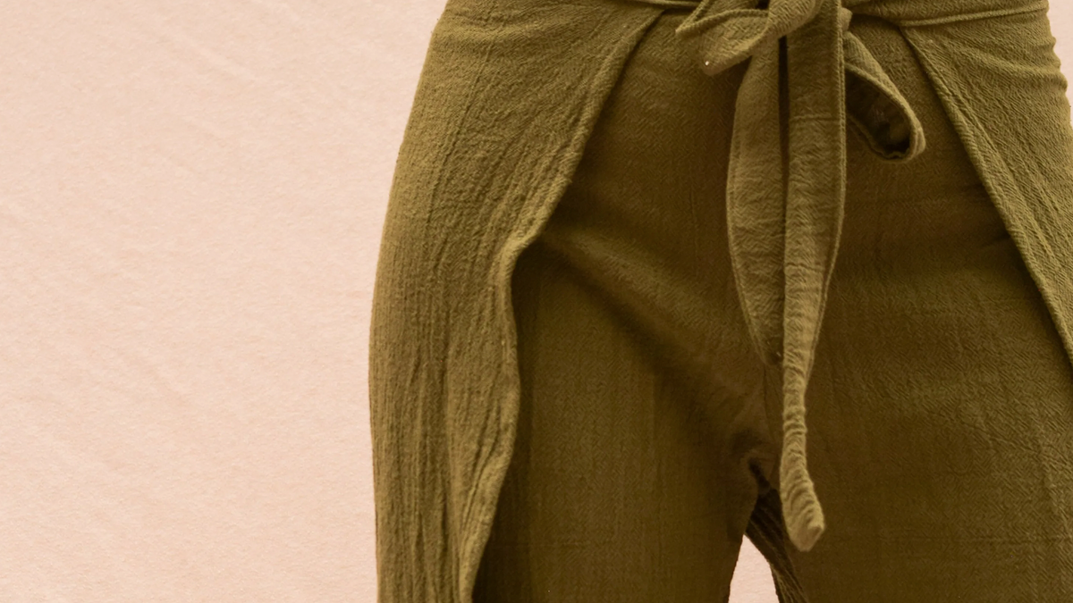 What To Wear With Green Pants: An Easy Styling Guide