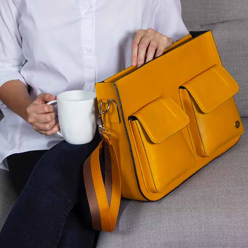 Elegant Essentials: How to Style any Bag for Fall
