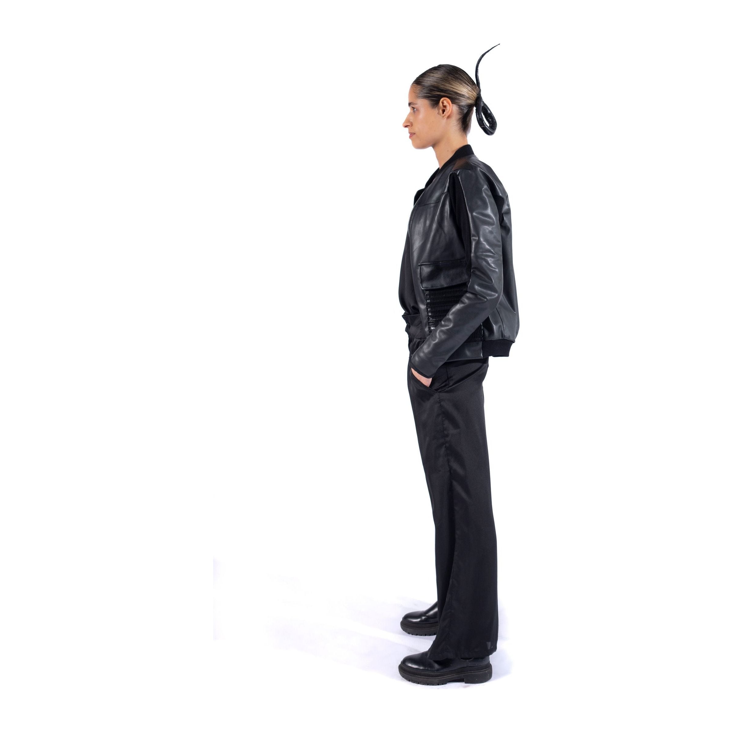 LA CHAMARRA DE 12 CIERRES