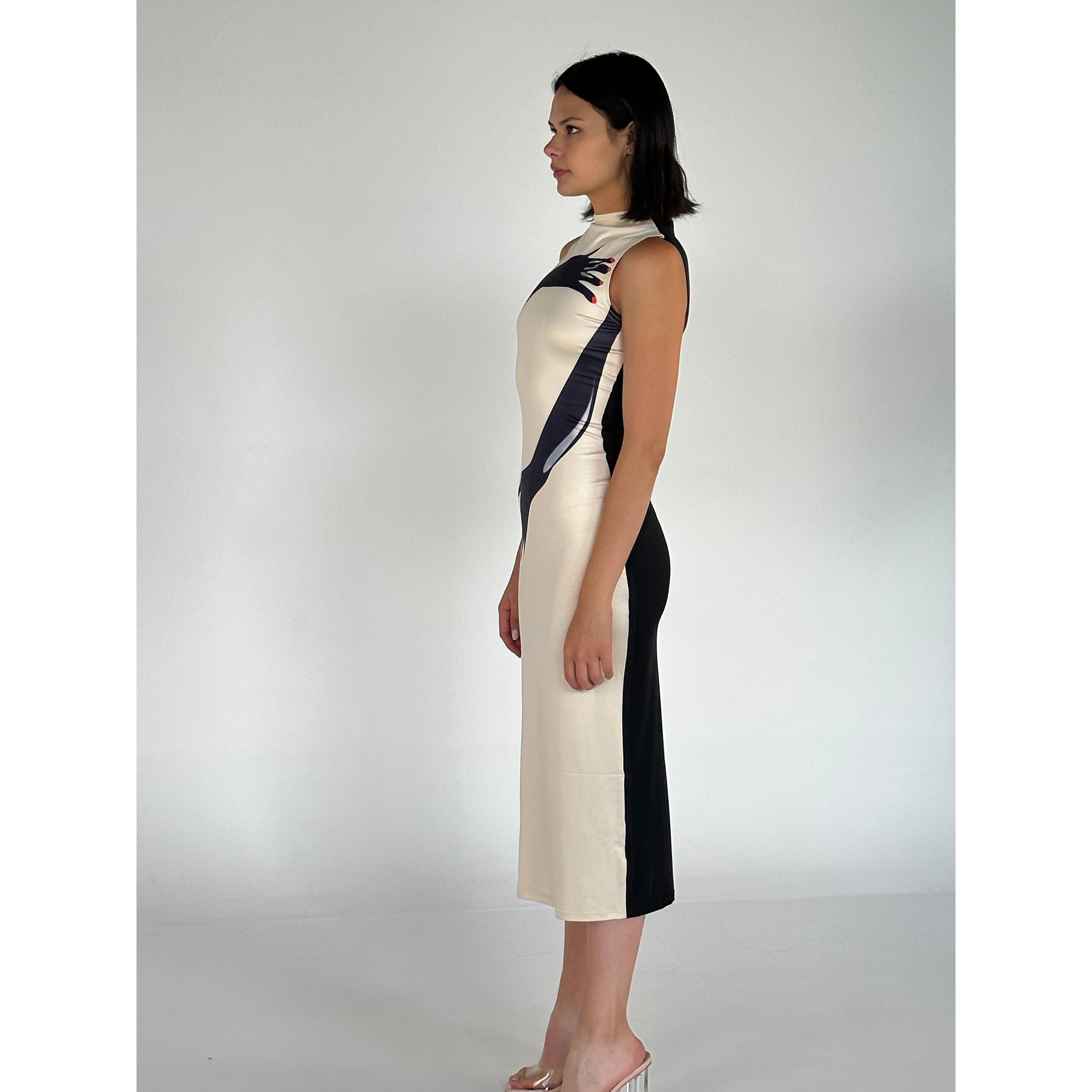 Hands on me Midi Dress